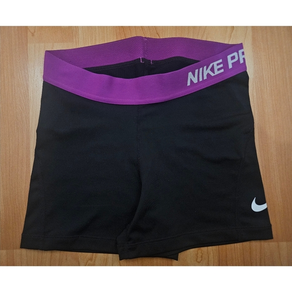 Nike Women's Black Shorts - Picture 1 of 3